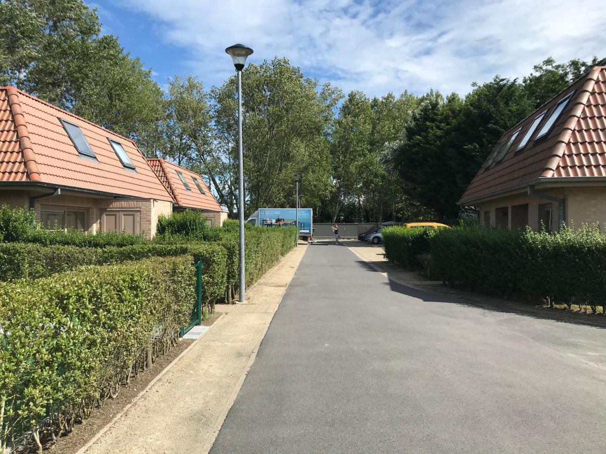 Vakantiehuisje De Panne Vlak Aan Plopsaland En De Zee Exterior foto